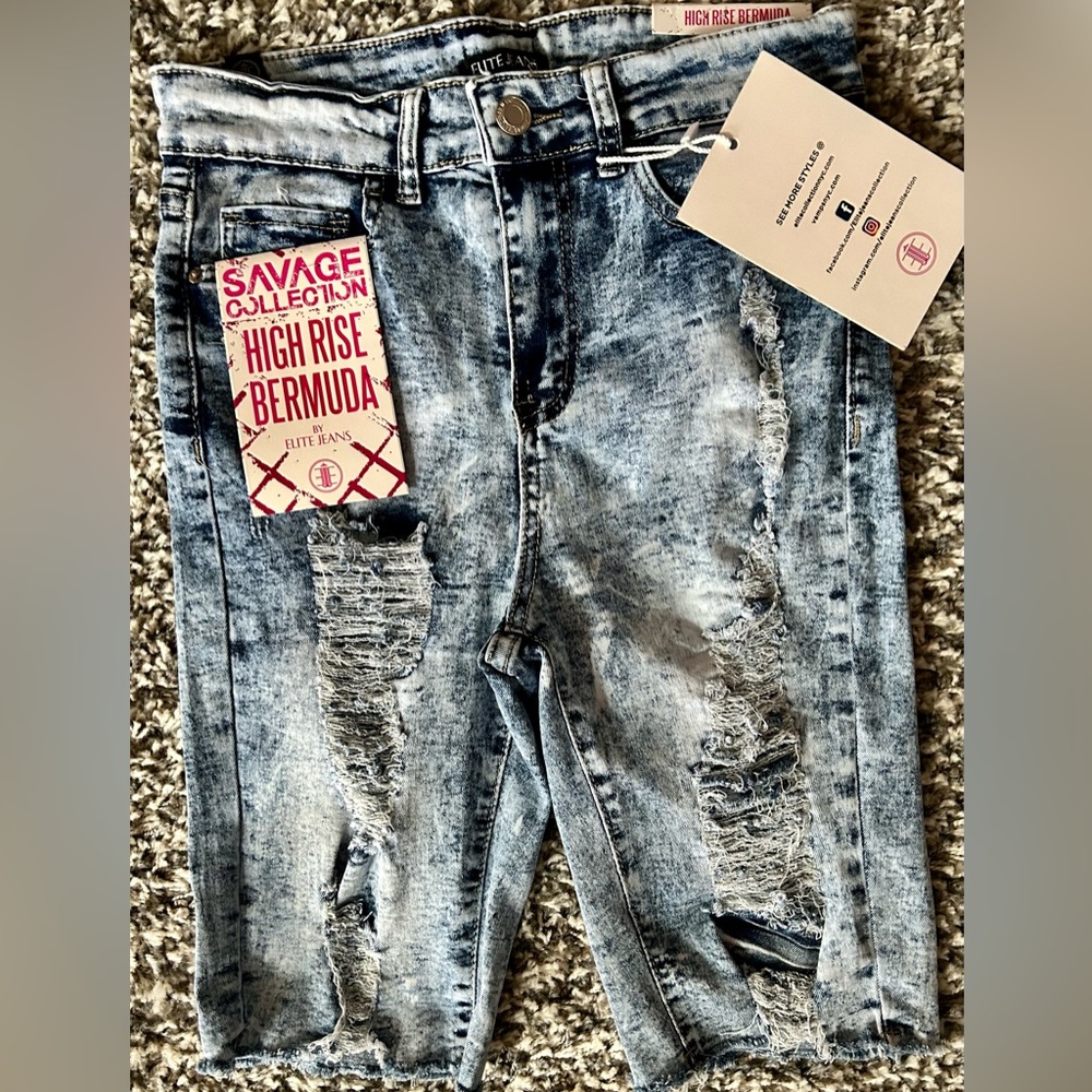 Size 7 Junior, High waisted Bermuda Shorts, Distressed Denim, Stretch, NWT